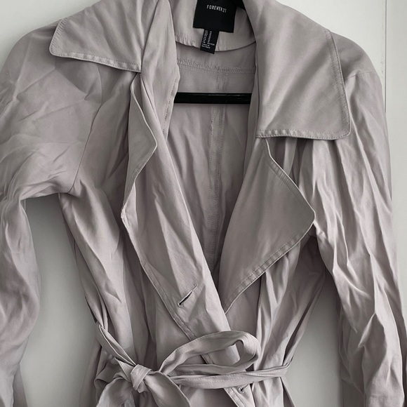 Forever21 grey trench coat size medium. Worn a handful of times. Great condition - Picture 2 of 2